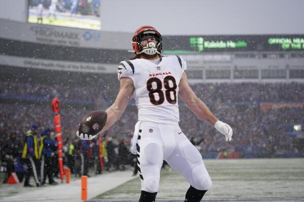 NFL Salute to Service award finalists Hurst Kittle Rivera AP News